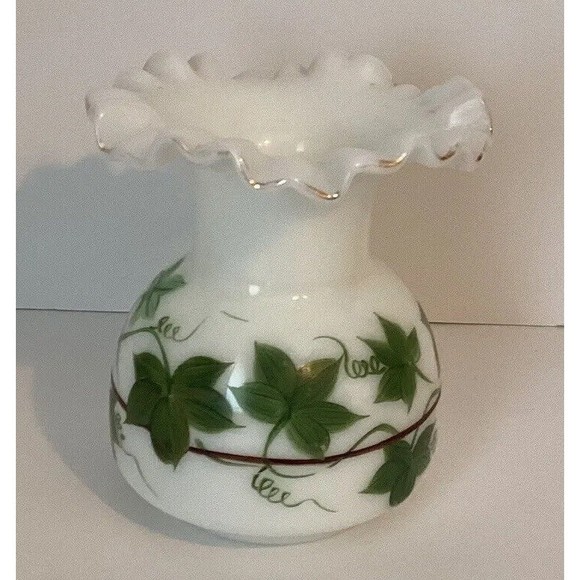 Consolidated Vintage White Glass Vase Hand Painted Ivy Ruffled Top - Picture 4 of 6